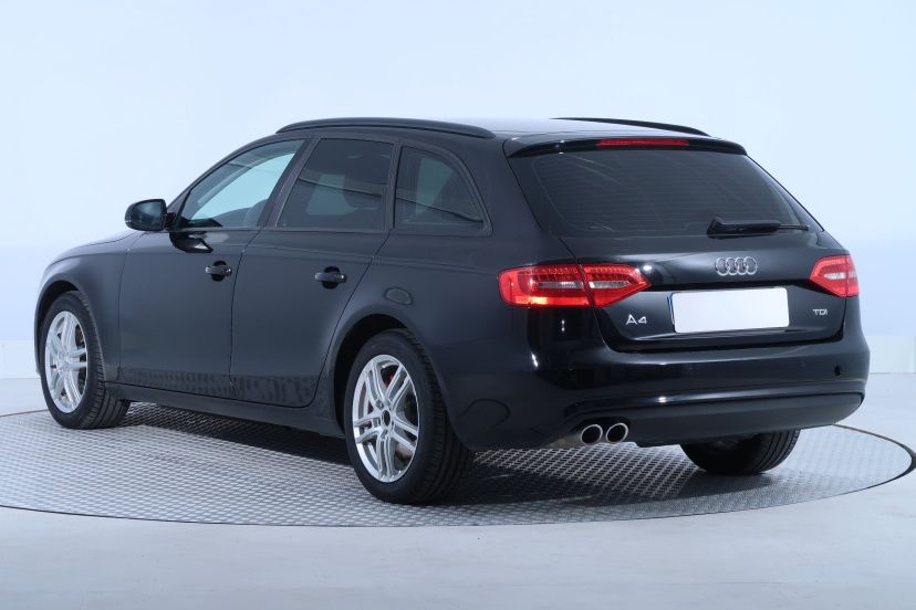 Audi A4, 2015