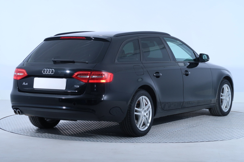 Audi A4, 2015