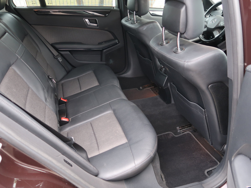 Mercedes-Benz E, 2009