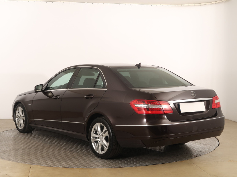 Mercedes-Benz E, 2009