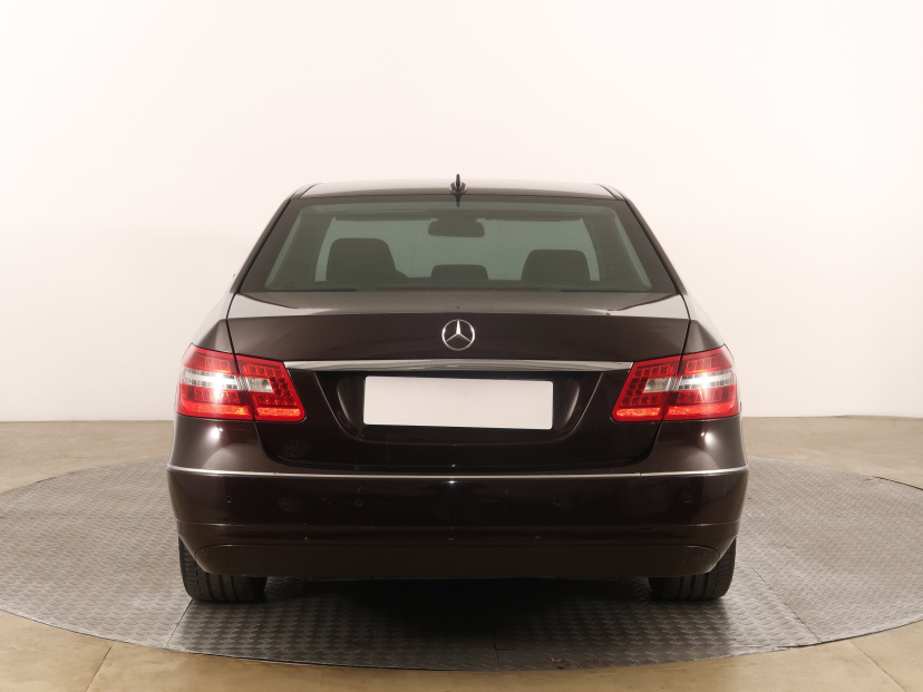 Mercedes-Benz E, 2009