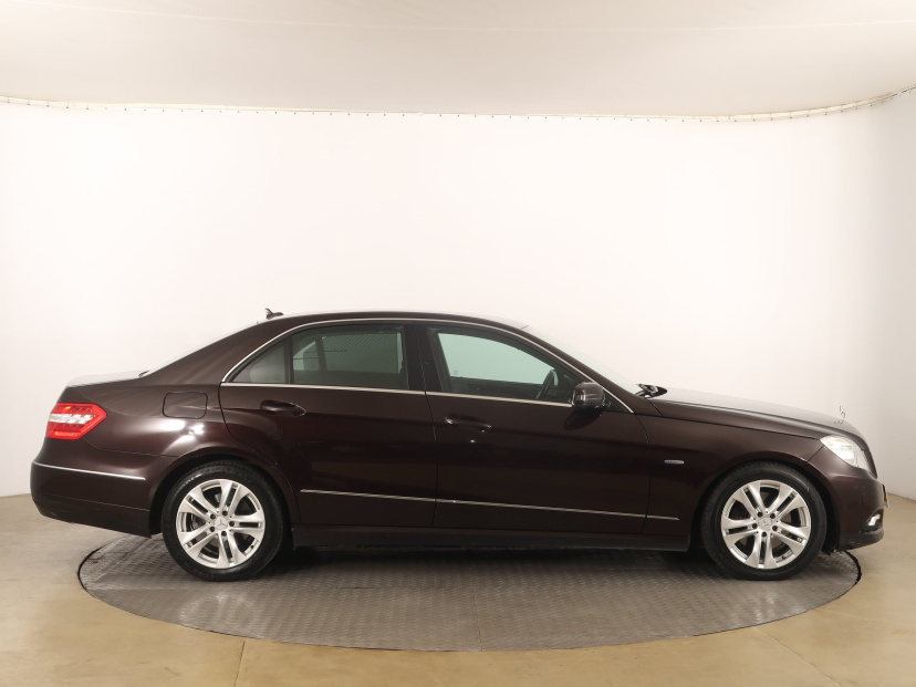 Mercedes-Benz E, 2009