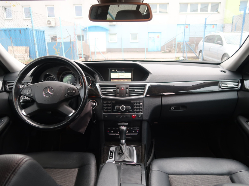 Mercedes-Benz E, 2009
