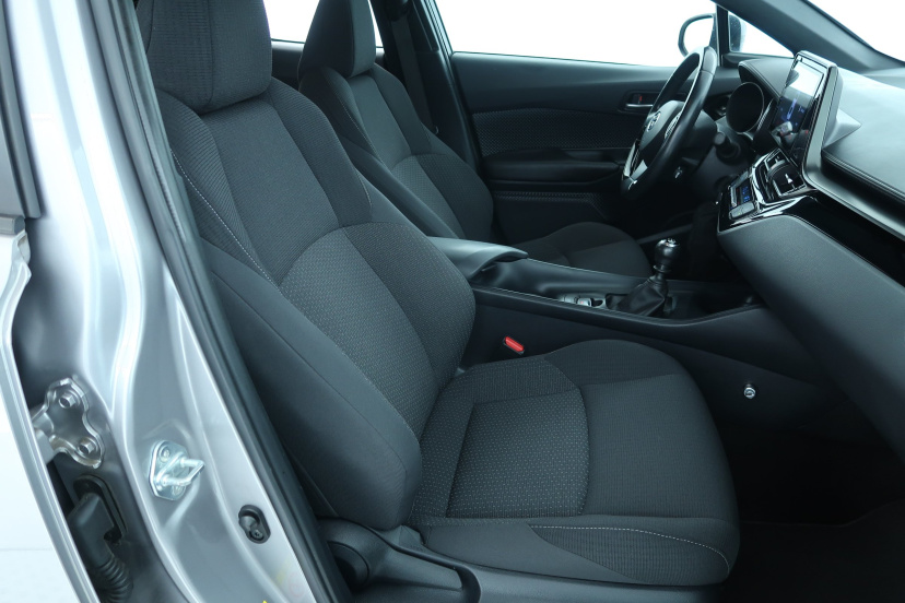 Toyota C-HR, 2019