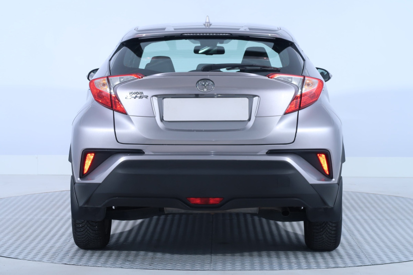 Toyota C-HR, 2019