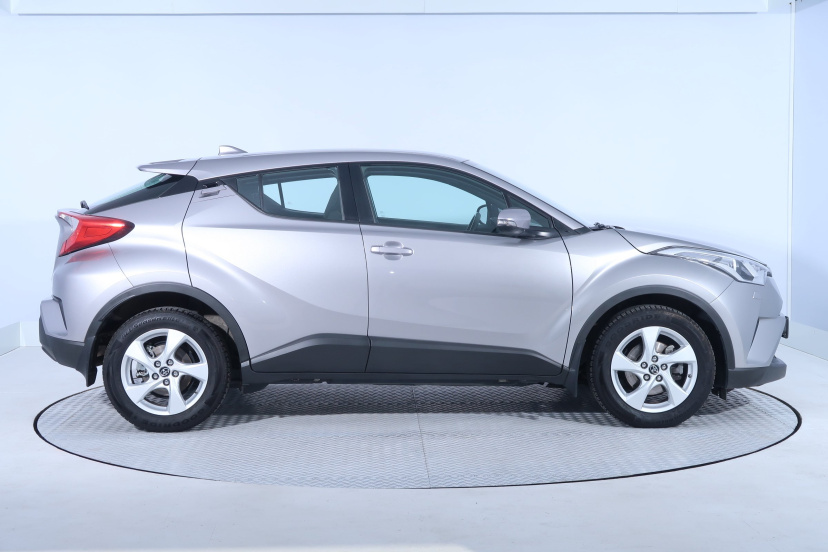 Toyota C-HR, 2019