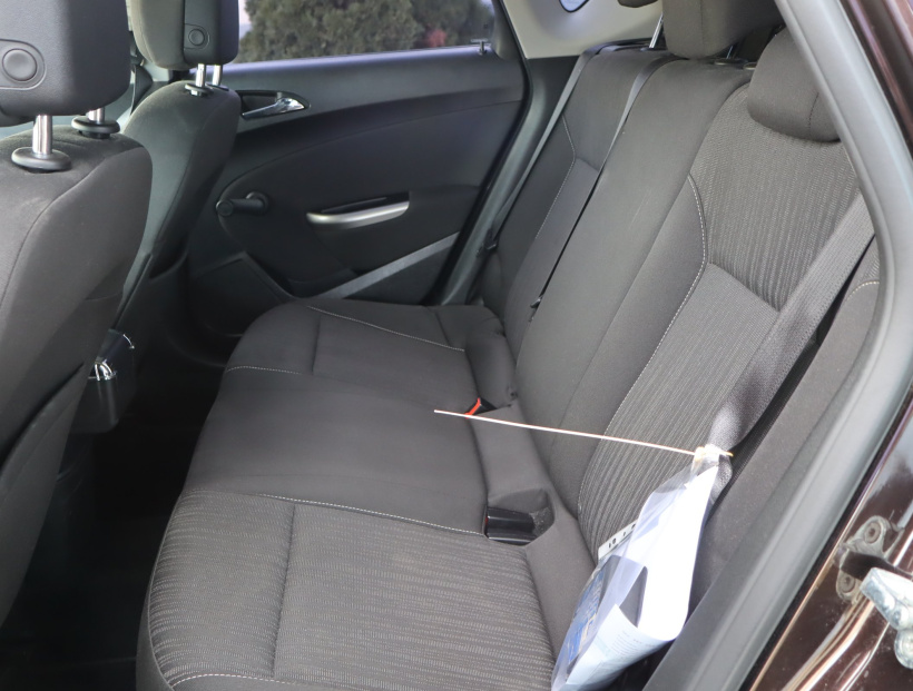 Opel Astra, 2012