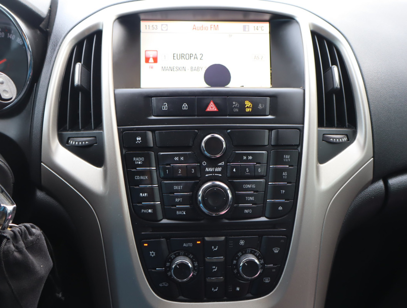 Opel Astra, 2012