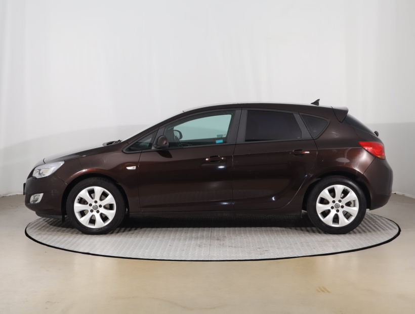 Opel Astra, 2012