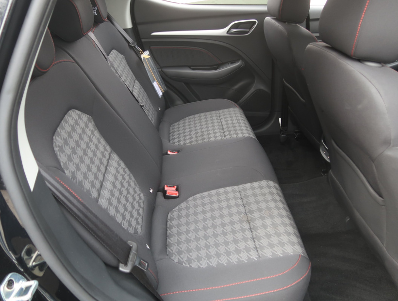 MG ZS SUV, 2025