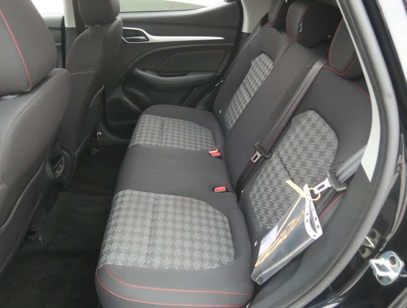 MG ZS SUV, 2025