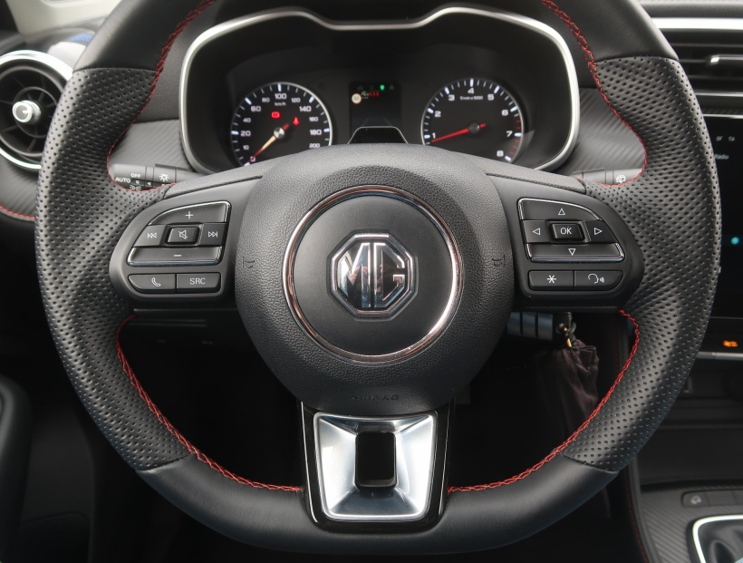 MG ZS SUV, 2025