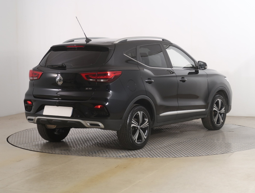 MG ZS SUV, 2025