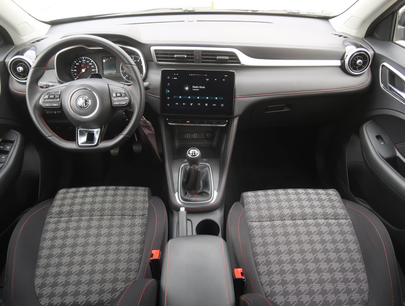 MG ZS SUV, 2025