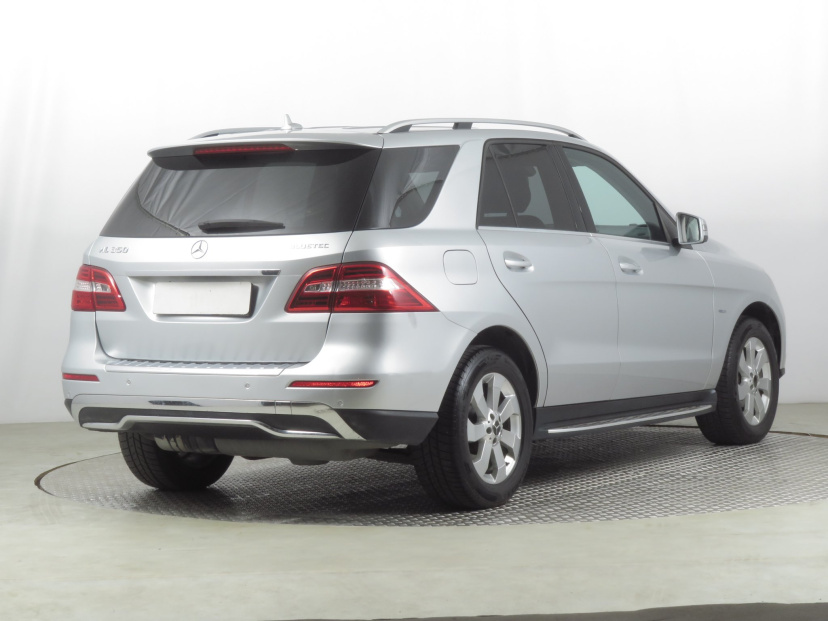 Mercedes-Benz ML, 2012