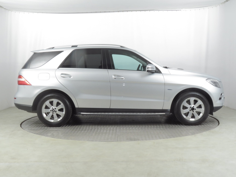 Mercedes-Benz ML, 2012