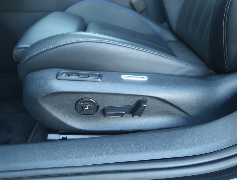 Volkswagen Passat, 2025