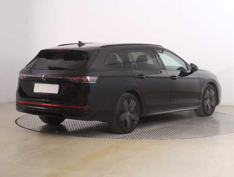 Volkswagen Passat, 2025