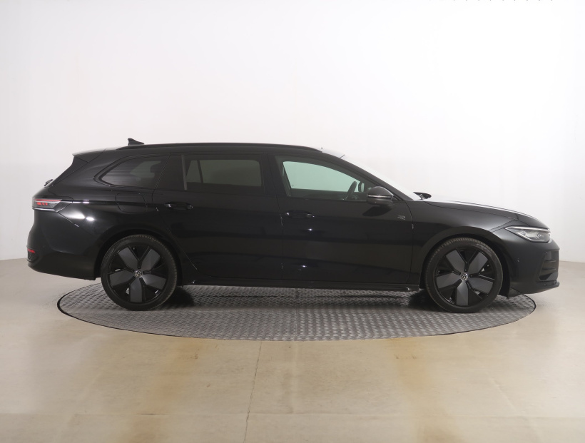 Volkswagen Passat, 2025