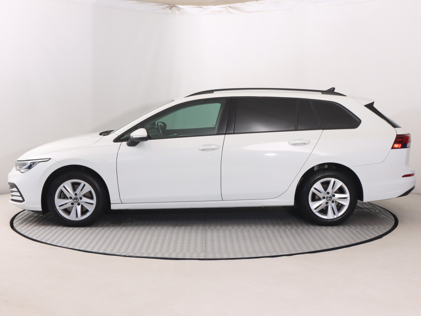 Volkswagen Golf, 2023