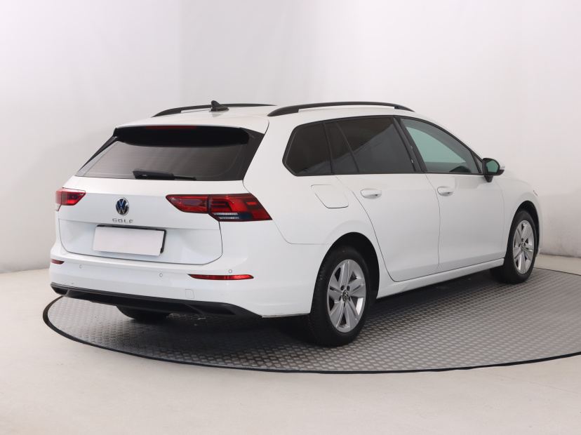 Volkswagen Golf, 2023