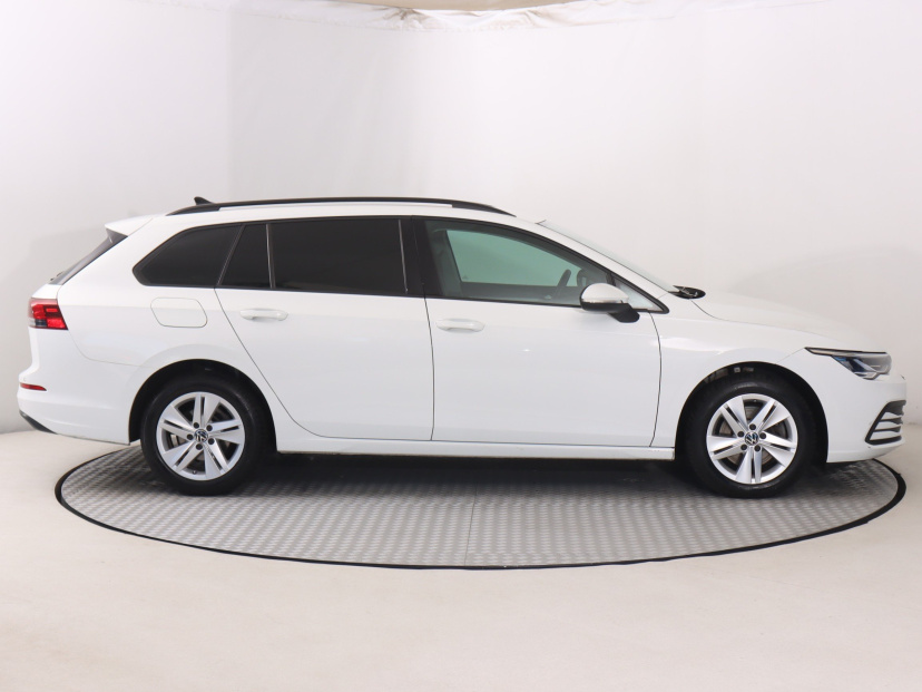 Volkswagen Golf, 2023