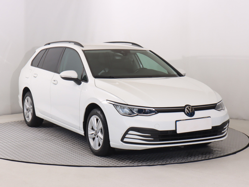 Volkswagen Golf, 2023