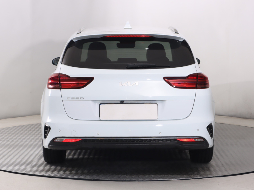 Kia Ceed, 2023 – foto 9
