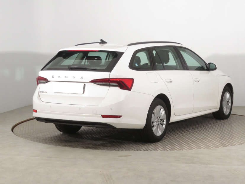 Škoda Octavia, 2023 – foto 5