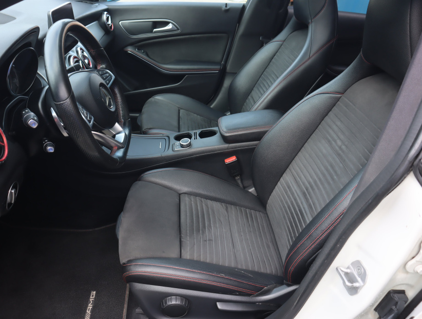Mercedes-Benz CLA, 2016