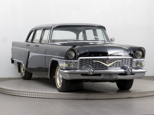 GAZ 13 Chaika 1969