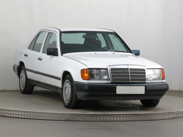 Mercedes-Benz E 1987