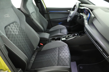 Volkswagen Golf - 2024