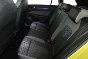 Volkswagen Golf - 2024