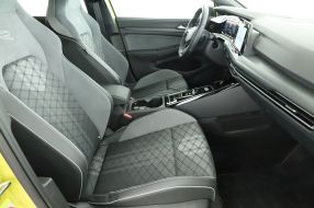 Volkswagen Golf - 2024