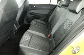Volkswagen Golf - 2024