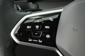 Volkswagen Golf - 2024