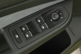 Volkswagen Golf - 2024