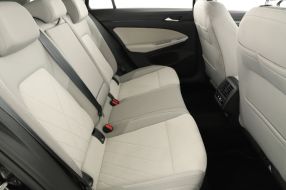 Volkswagen Golf - 2023