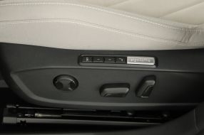 Volkswagen Golf - 2023
