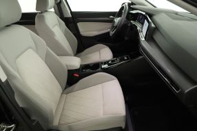 Volkswagen Golf - 2024