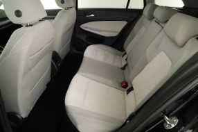 Volkswagen Golf - 2024
