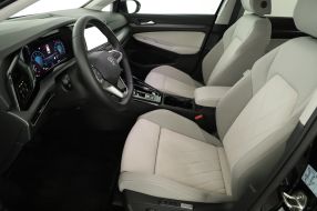 Volkswagen Golf - 2024