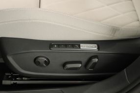 Volkswagen Golf - 2024