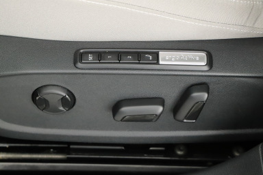 Volkswagen Golf - 2024