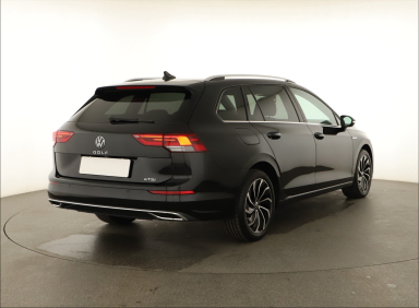 Volkswagen Golf - 2024