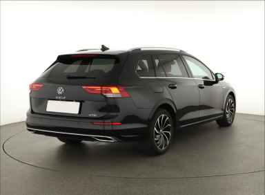 Volkswagen Golf - 2024
