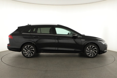 Volkswagen Golf - 2024