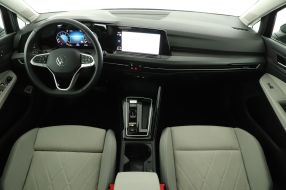 Volkswagen Golf - 2024