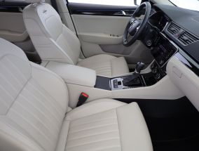 Škoda Superb - 2023